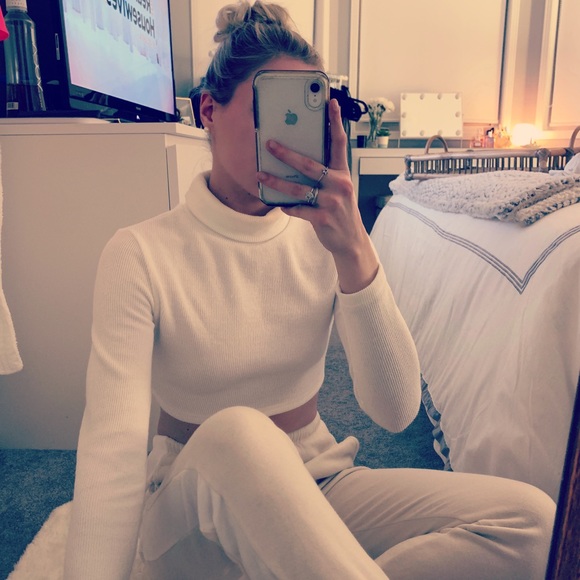 Meet your Posher, Nicole - Picture 1 of 1